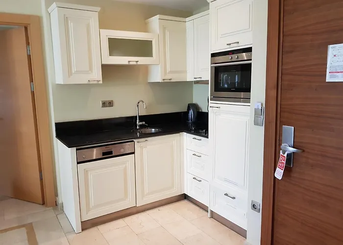 アパートホテル Goldcity 2 Bedroom 3*